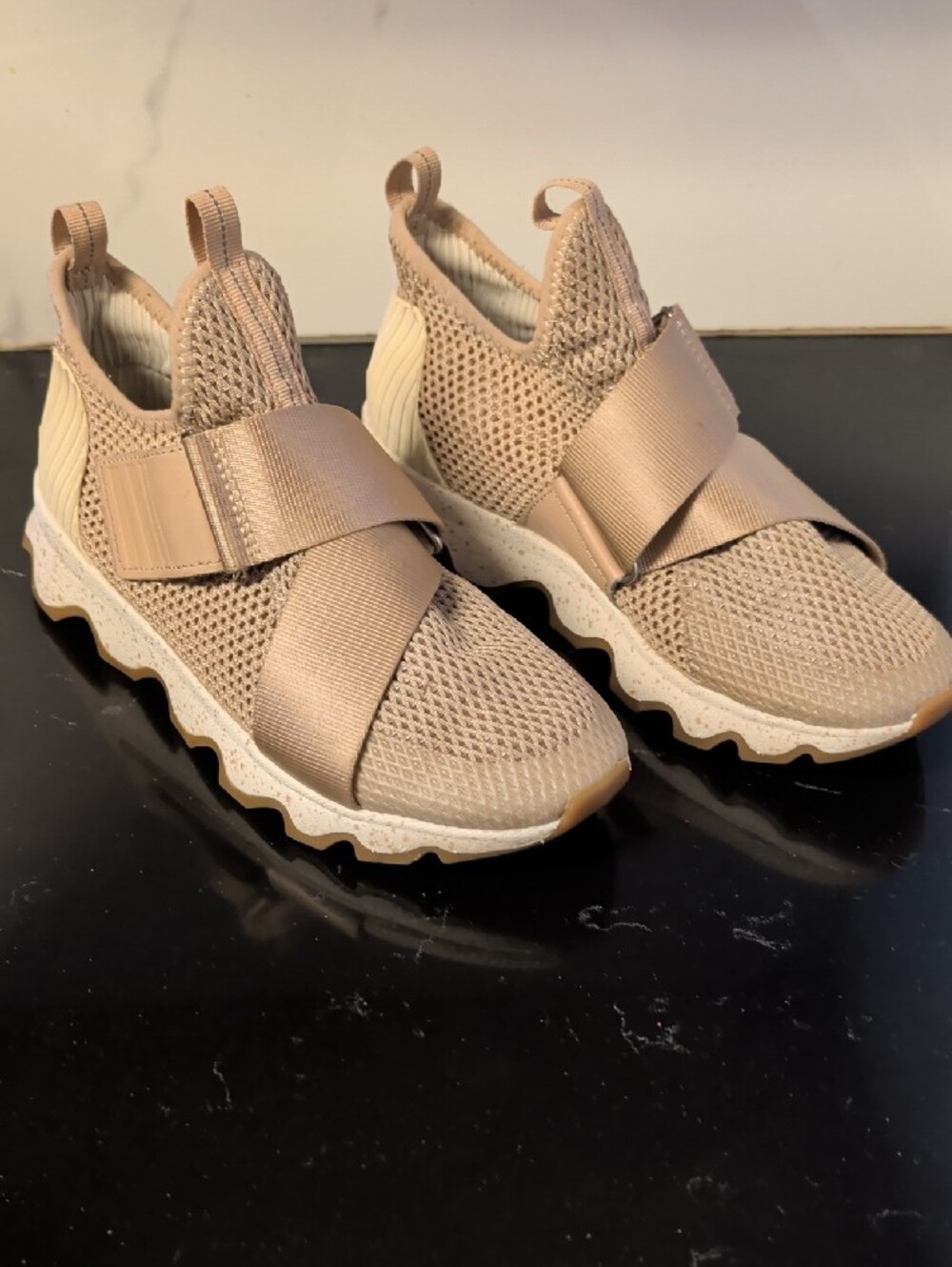 Sorel Kinetic Slip-On Athletic Rose Gold Sneakers Size 6 Used Exc - Picture 3 of 8